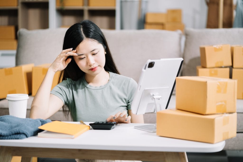 ทำไมร้านออนไลน์ขาดทุนทั้งที่ยอดขายดี? เจาะลึก 5 ต้นทุนซ่อนเร้นที่ต้องรู้ ถ้าไม่อยากเหนื่อยฟรี